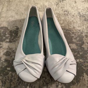 g21 White Ballet Flat (Size 8)